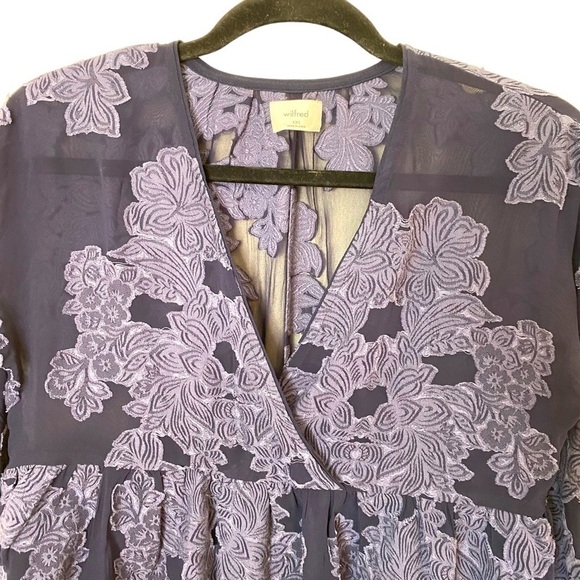 Wilfred by ARITZIA ‘Augustine’ Cropped Sheer Floral Embroidered Blouse - Picture 6 of 10